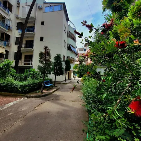 J&a Beachside Apartment *